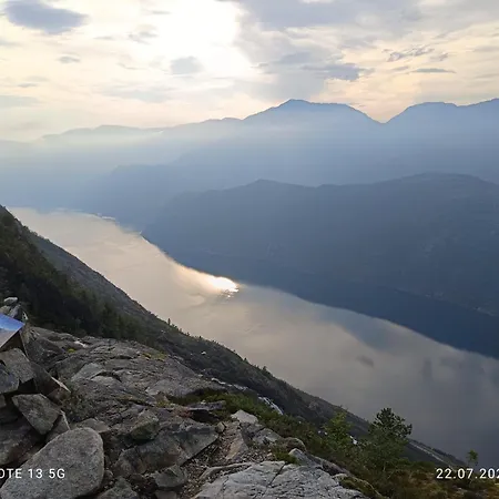 Near Langfoss Markhus
